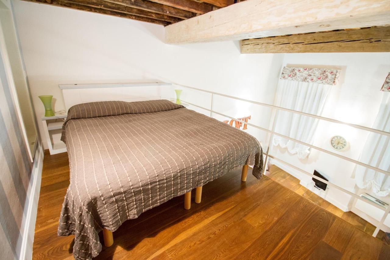 Charming Santa Croce Loft Apartment Флоренция Екстериор снимка